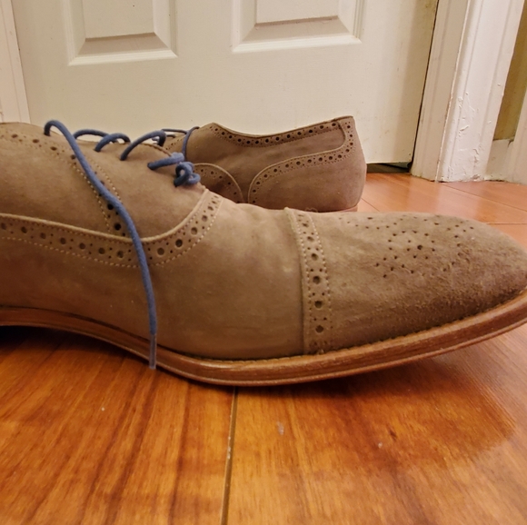 shoes - Picture 2 of 4